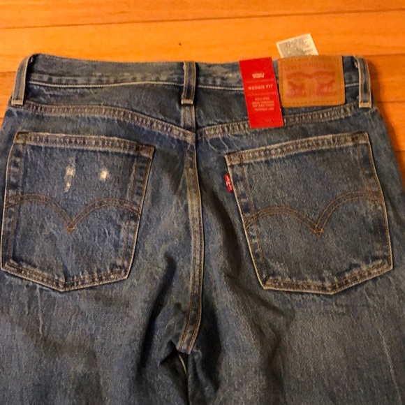 Levi’s Wedgie Fit - Picture 5 of 6